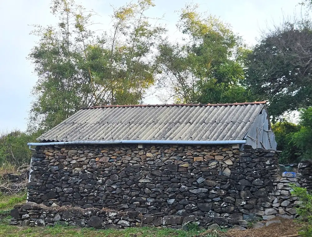 Ngôi làng đá độc đáo bên di sản Gành Đá Đĩa - ảnh 1